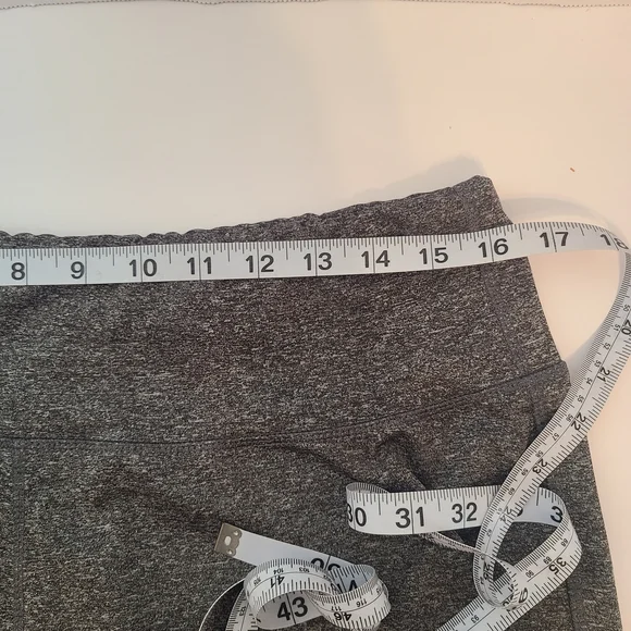 Essentials Gray Women's High-Waisted Leggings - Picture 4 of 4